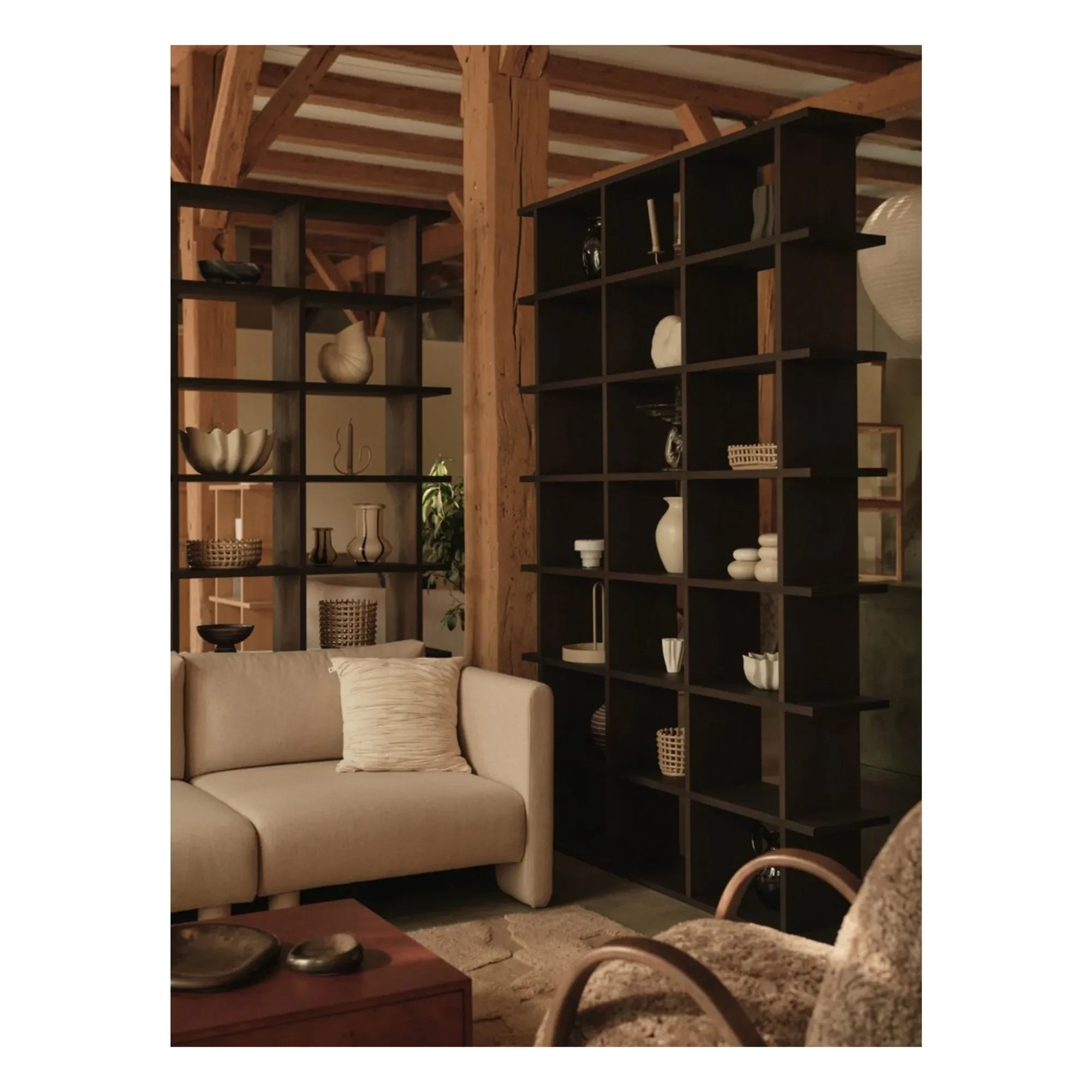 Ferm Living - Kona ahşap kitaplık | Koyu Meşe