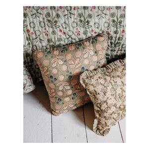 Le Monde Sauvage - Etosha Nebula Ruffled Pillowcase