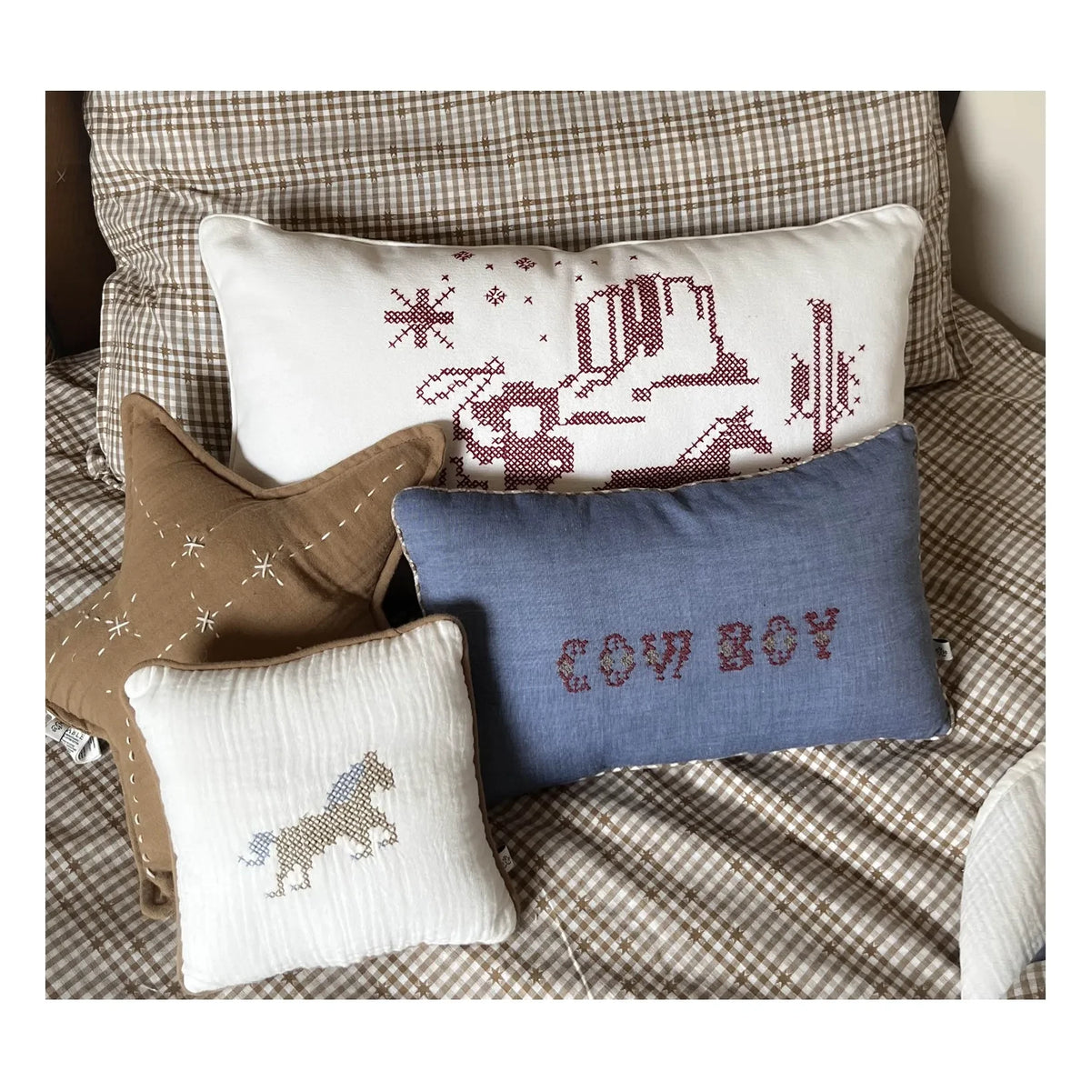 Editions Aimable - Cowboy pillow Hubert | Ivory Muslin