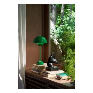 & Tradition - VP3 Flowerpot Table Lamp - Verner Panton, 1969 | Green