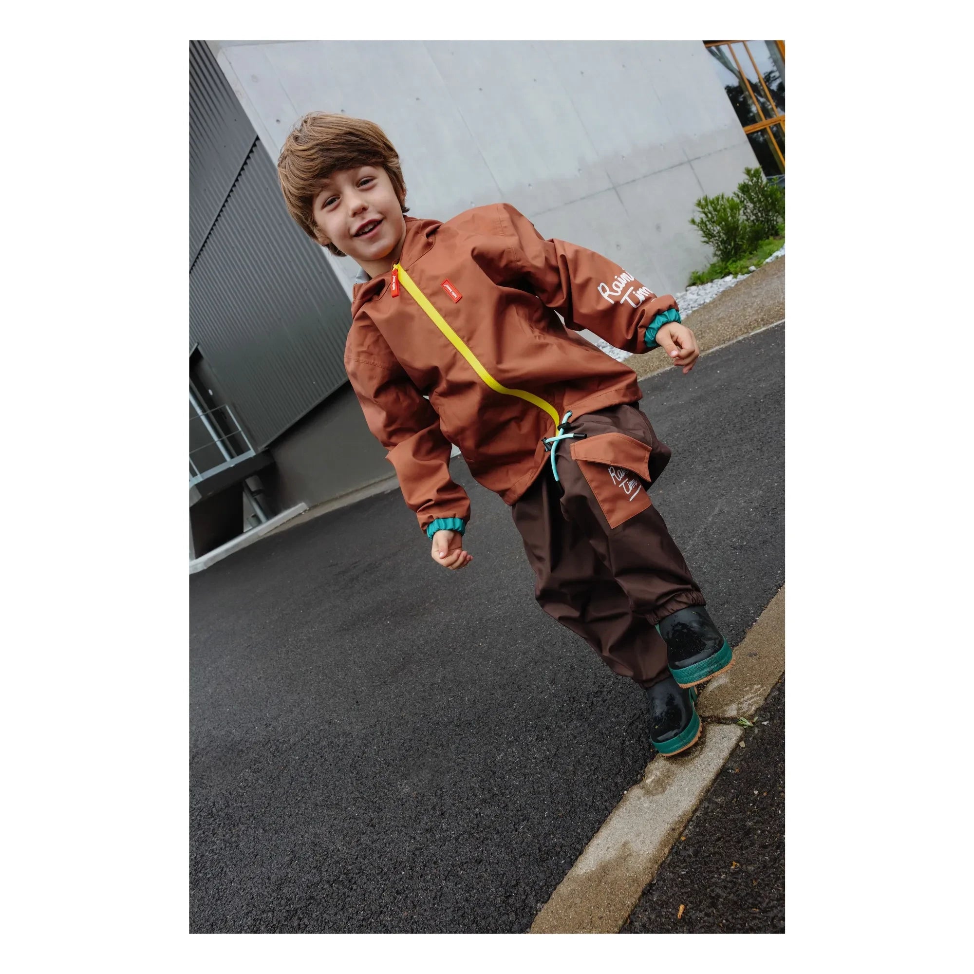 Hello Hossy - Waterproof Jacket | Brown