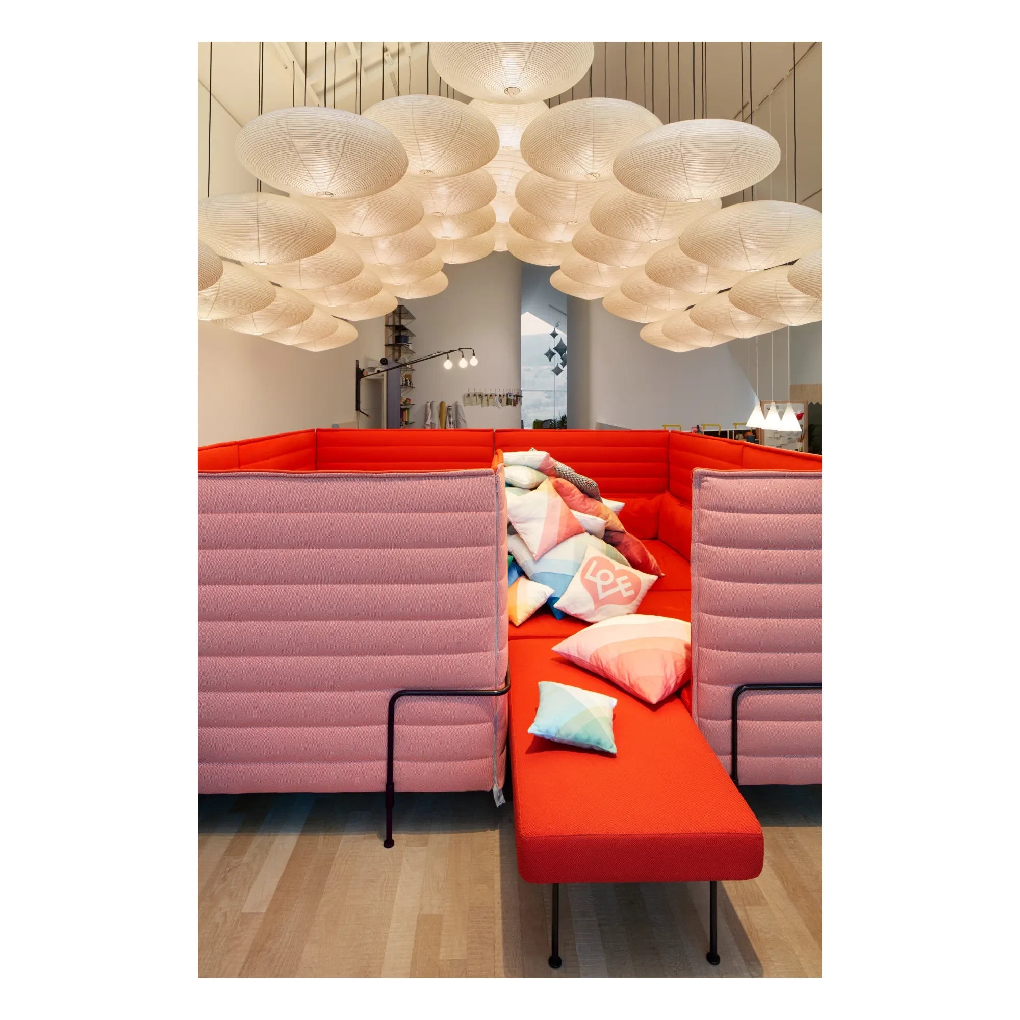 Vitra - Akari 26A Pendant Lamp | Ecru