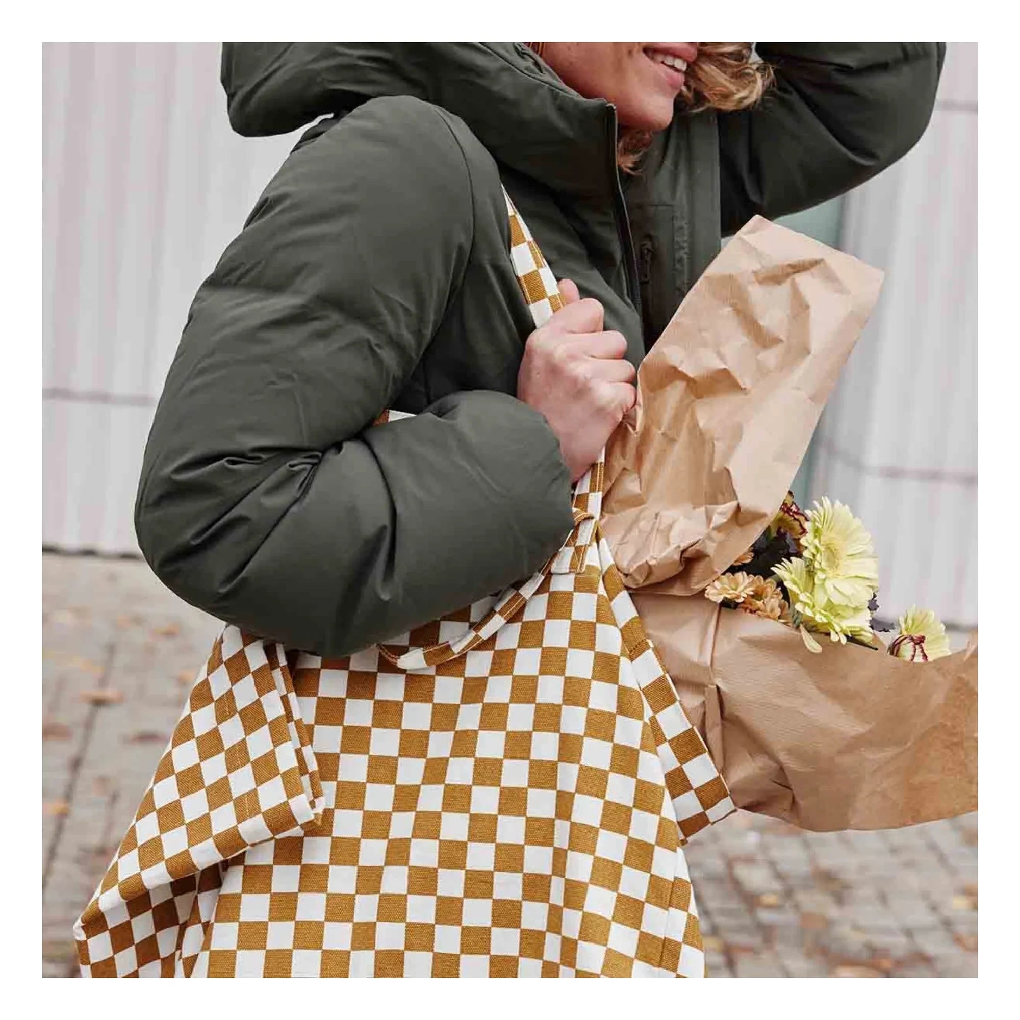 Rose in April - Elisa Damier Tote Bag | Caramel