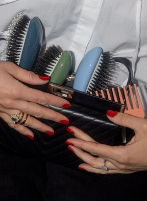 La Bonne Brosse - L'Universelle Hair Brush No. 01 - Care and Shine | Almond Green