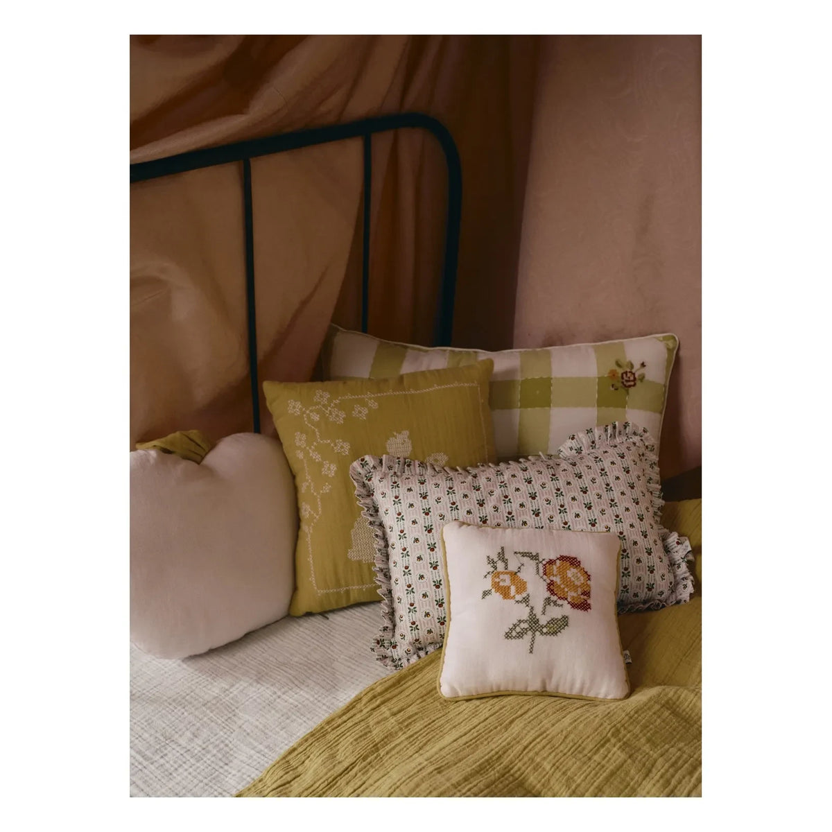 Editions Aimable - Clovis Floral Cushion | Dragée Pink Muslin