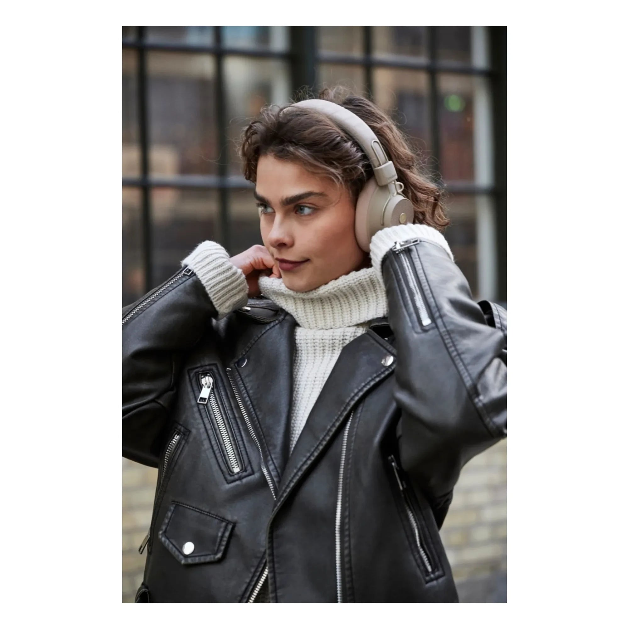 Kreafunk - aBEAT Qi Bluetooth Earphones | Sand
