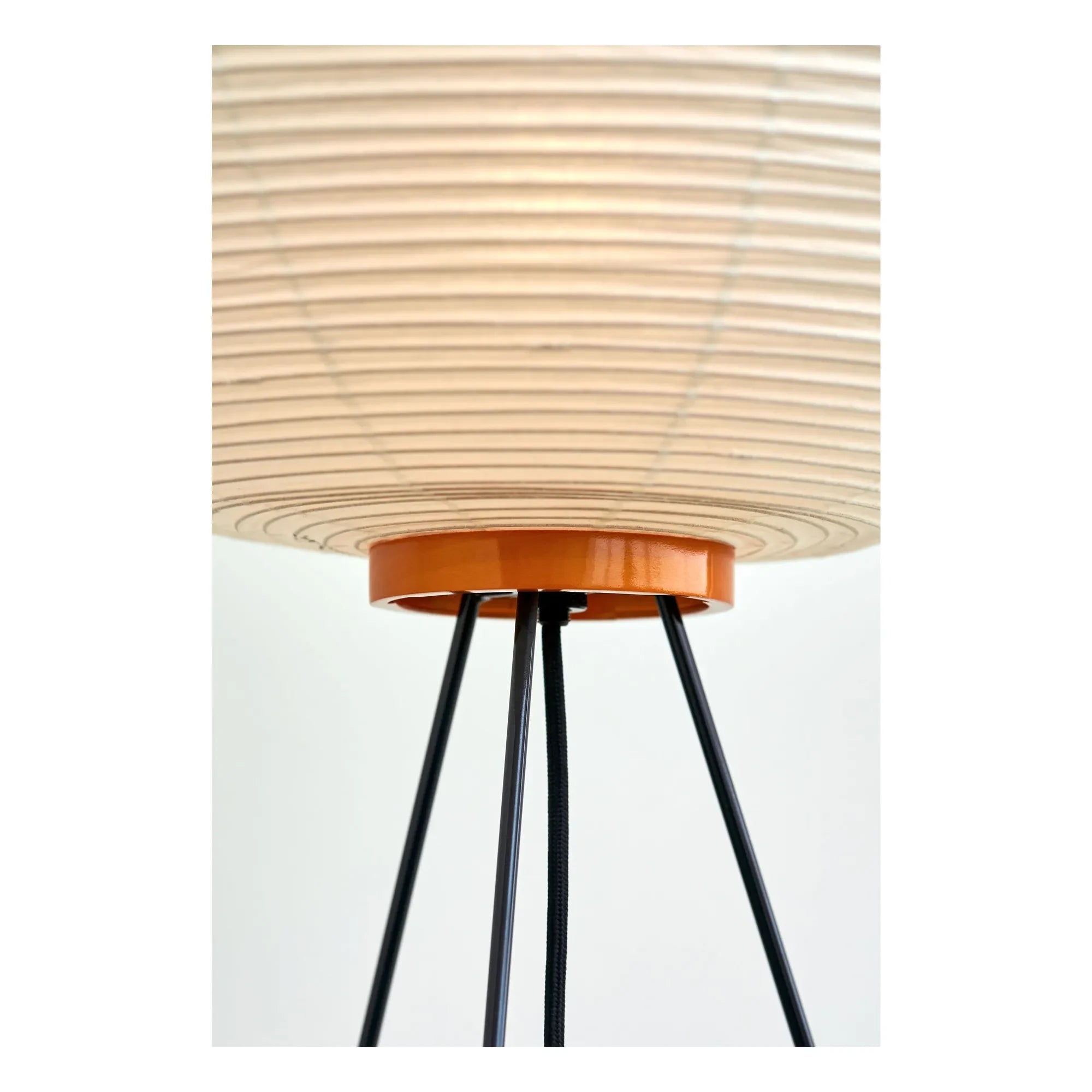 Vitra - Akari 10A Floor Lamp | Ecru