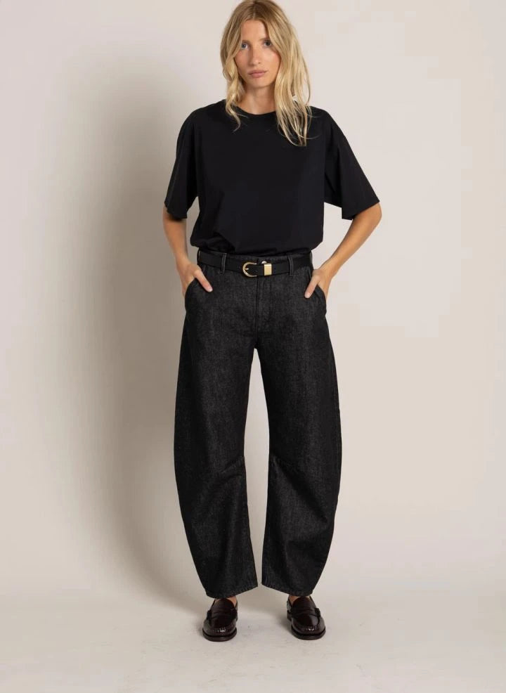 Smallable Woman - Jean Barrel London | Black
