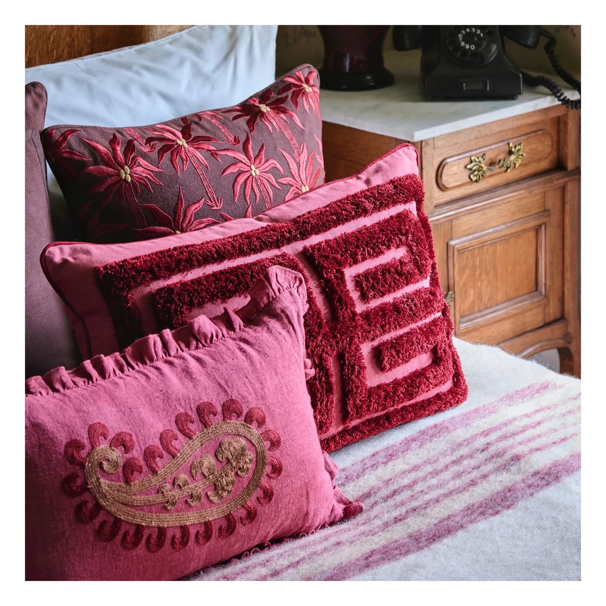Palais - Laura Pillow Cover | Chocolate