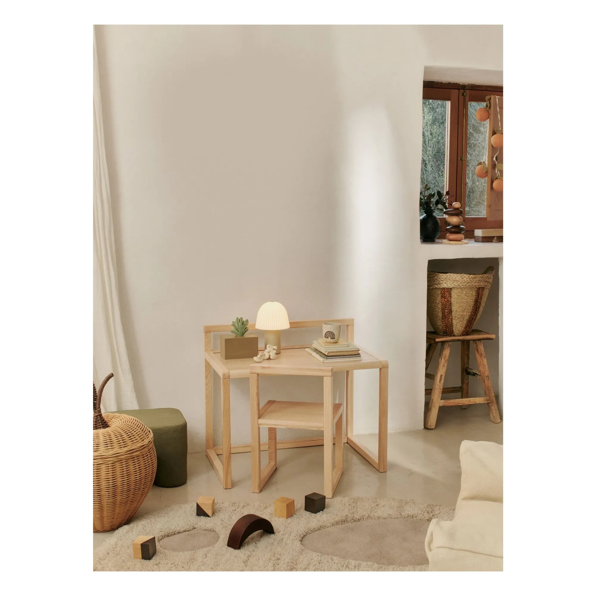 Ferm Living Kids - Ruffled Table Lamp | Beige