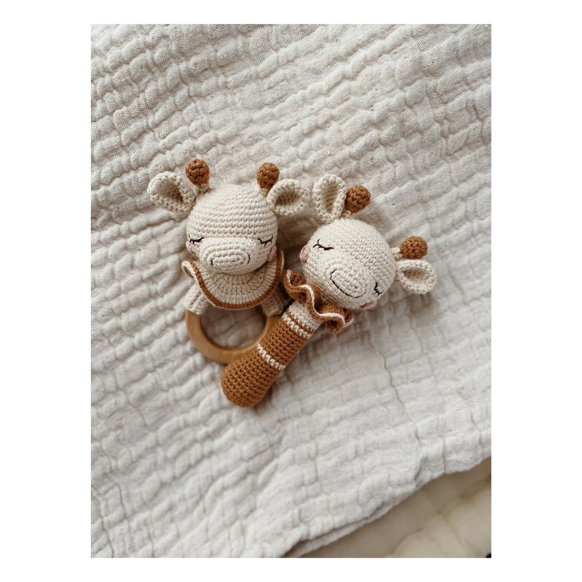 Patti Oslo - Goldie Giraffe Teething Ring | Cream