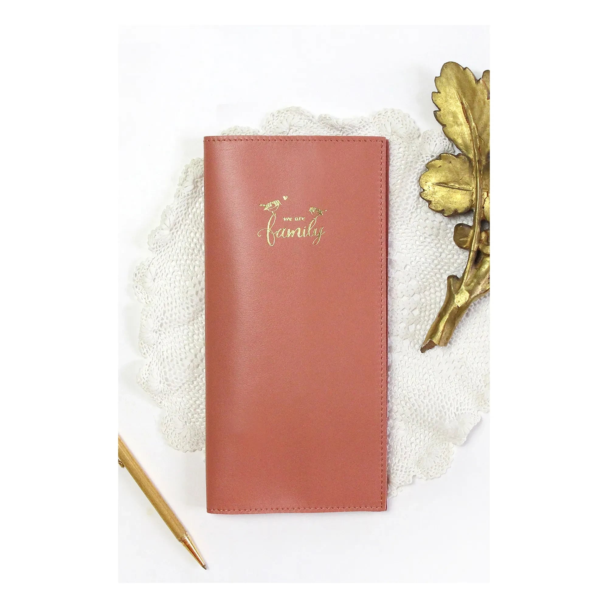 Barnabé aime le café - Leather Family Wallet | Dust Pink