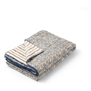 Le Monde Sauvage - Cosmique London Quilted Bedspread | Blue