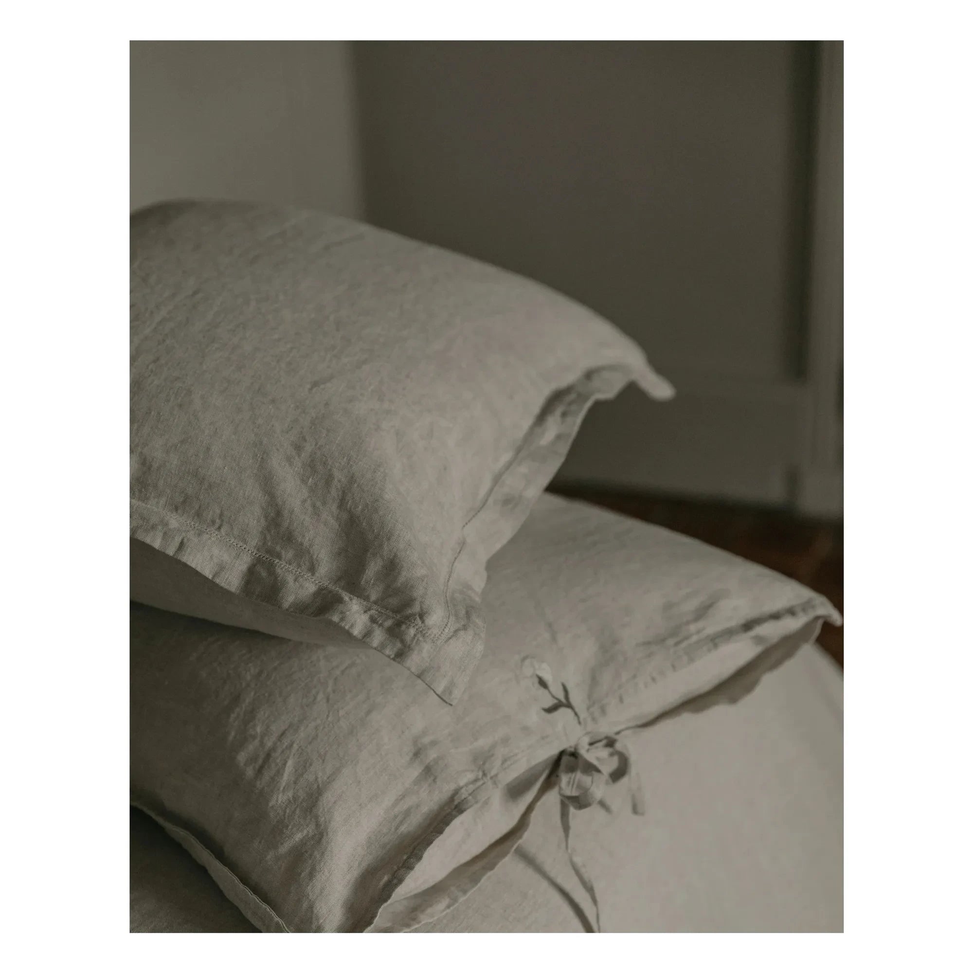 garbo&friends - Linen Embroidered Cushion Cover