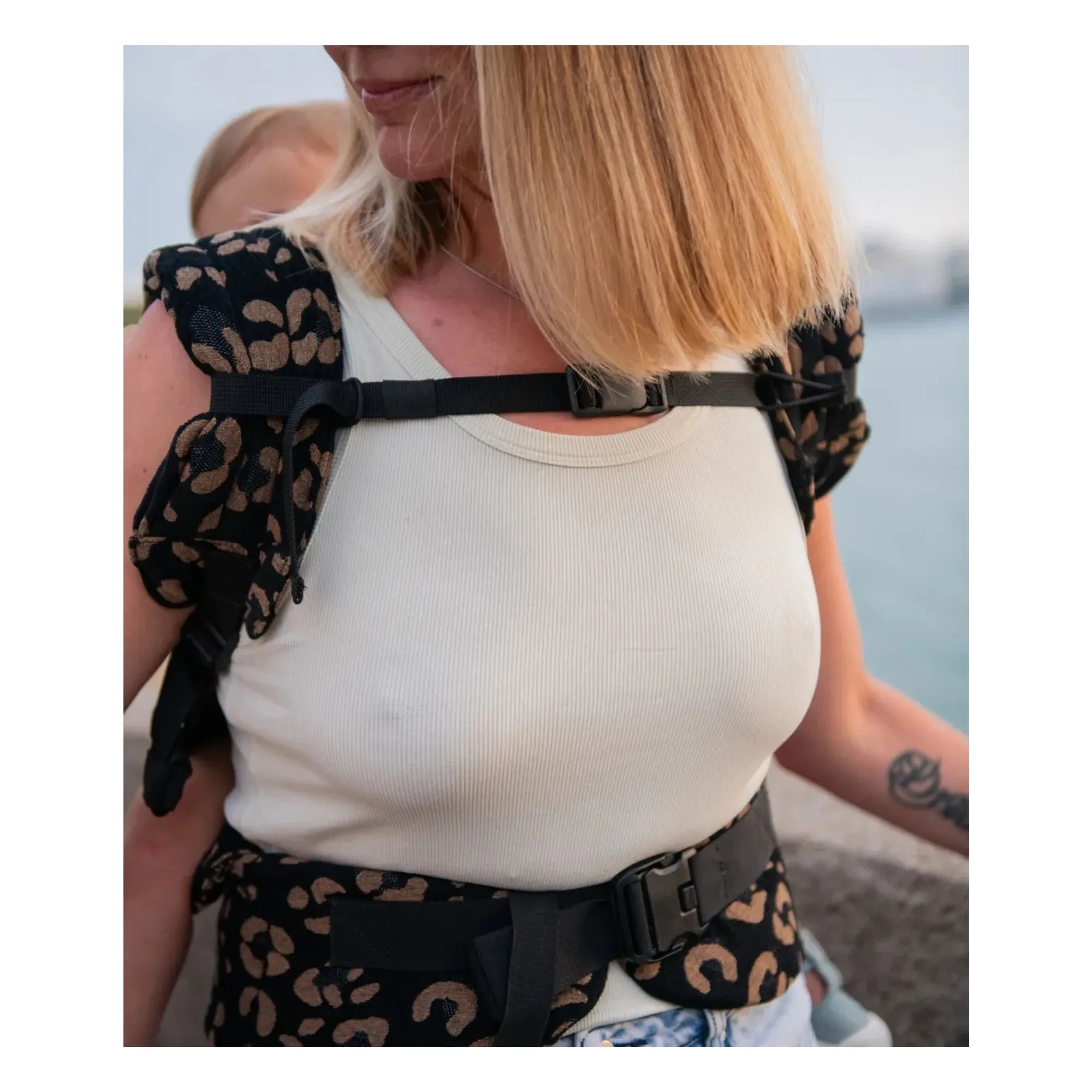 Mama Hangs - Carry & Bloom Baby Carrier | Black Leopard