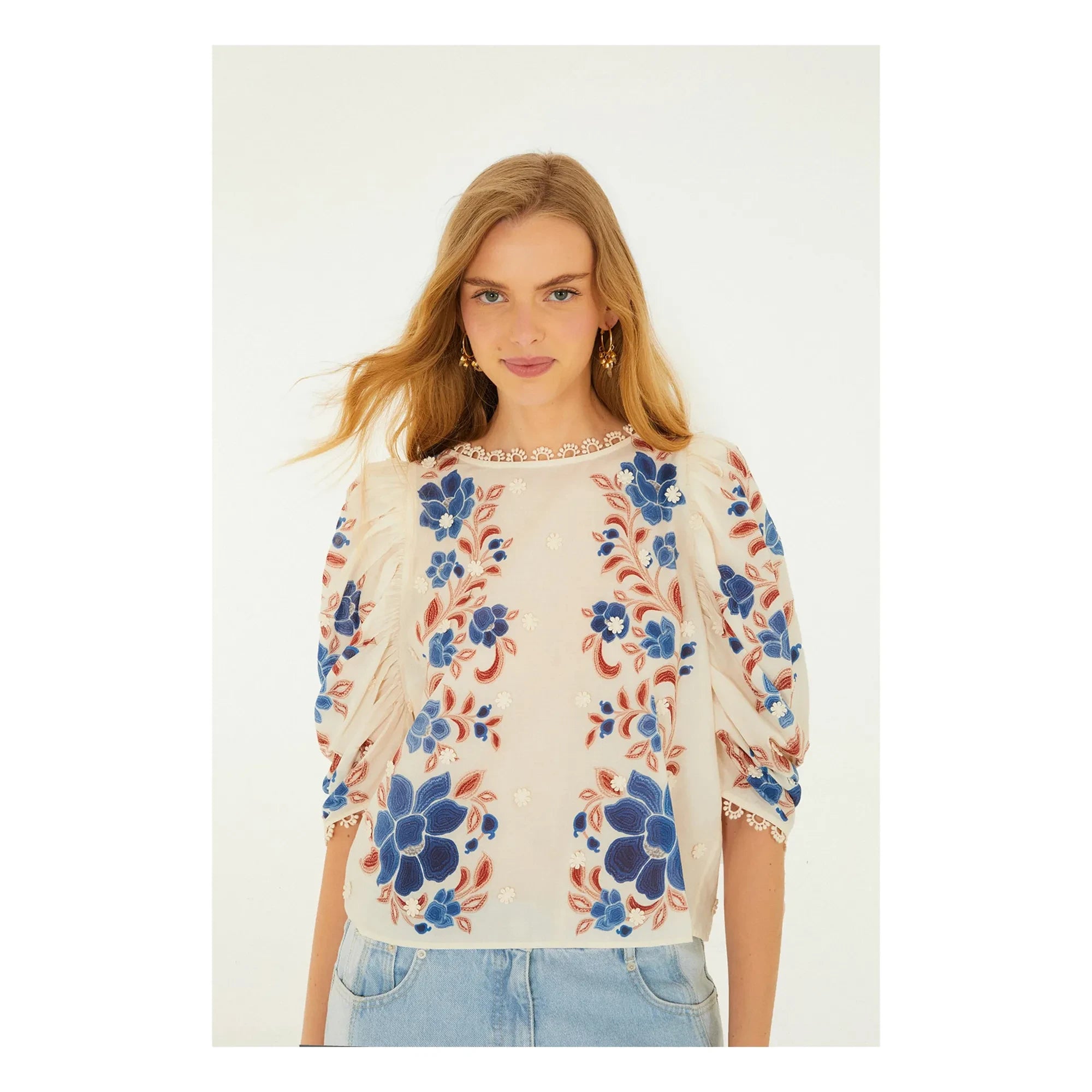 Farm Rio - Renata Floral Pattern Blouse | Sand