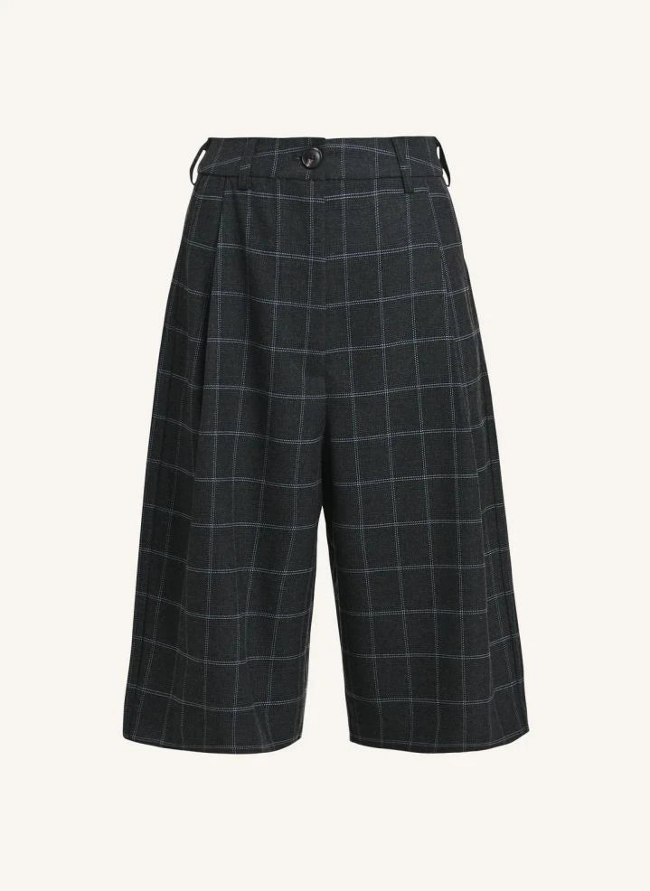 Essentiel Antwerp - Bermuda Cream | Charcoal grey