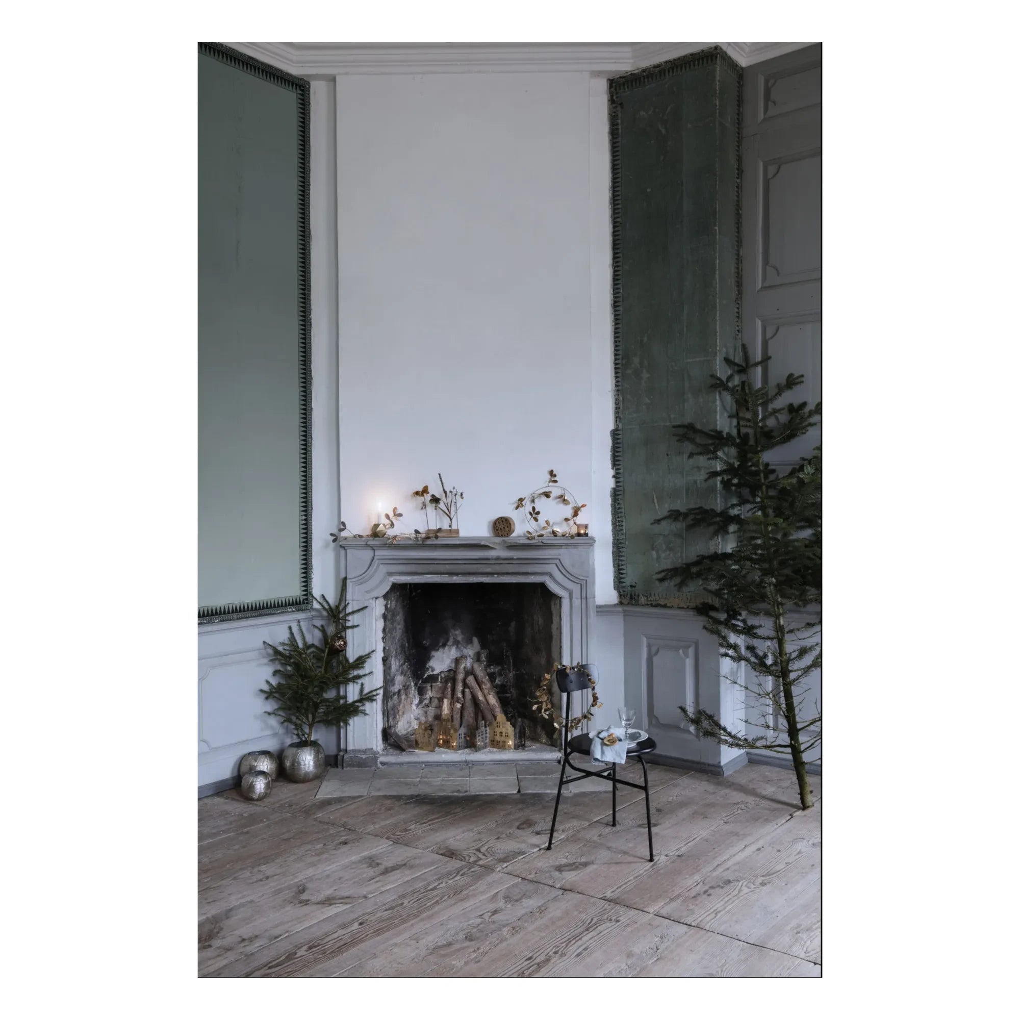 Walther & Co - Decorative Hanging Garland with Ivy | Gold
