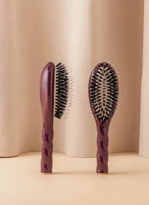 La Bonne Brosse - La Petite Brosse L'Indispensable Douceur No. 03 - Sensitive Scalp | Eggplant