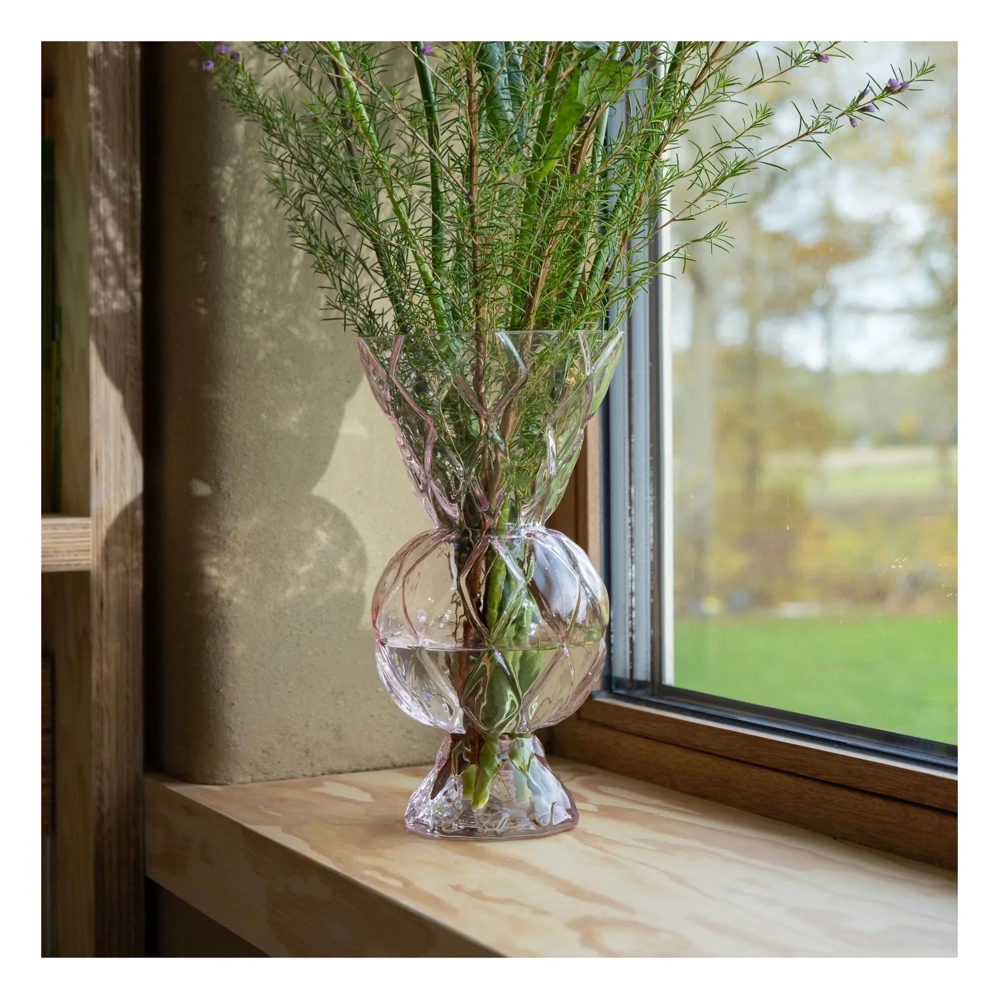 &Klevering - Cosmetic diamond shaped glass vase | Pink