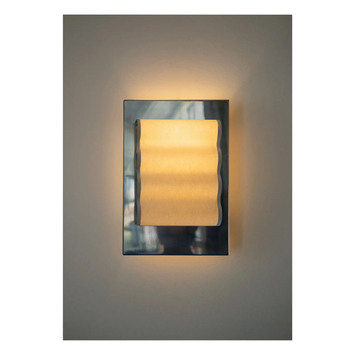 Violaine d'Harcourt - Frame Wave Wall Lamp | Silver