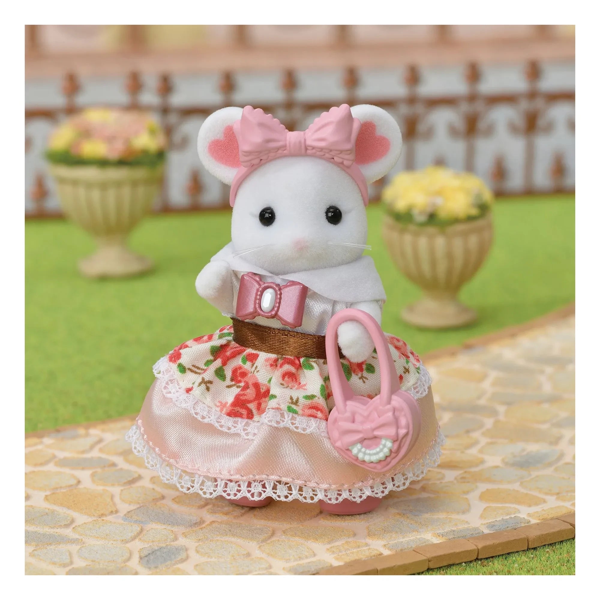 Sylvanian Families - Fashion Bag and Sister Marshmallow Mouse