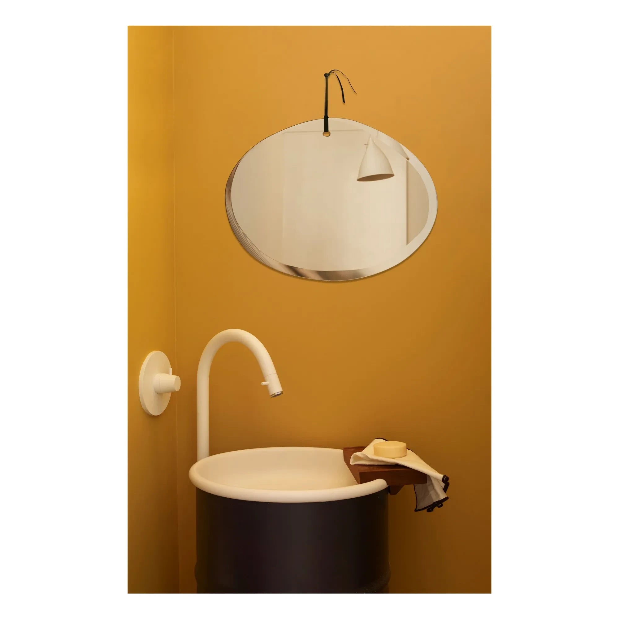 M Nuance - Extra Thin Pahl Mirror - Random Horizontal Oval Shape 55x40 cm