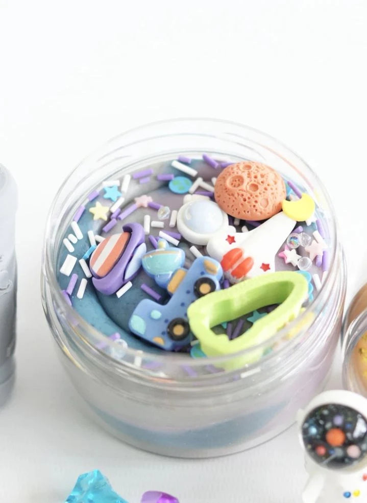 Invitation to Imagine - Surprise Play Dough Activity Set - Space