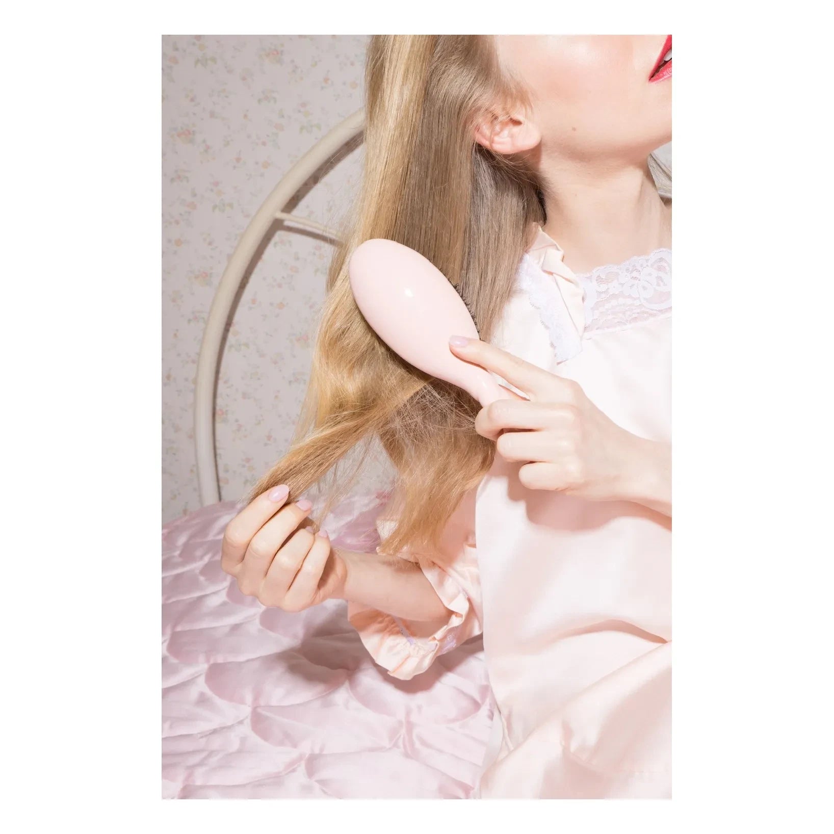 La Bonne Brosse - The Universal Hair Brush No. 01 - Care and Shine | Powder Pink