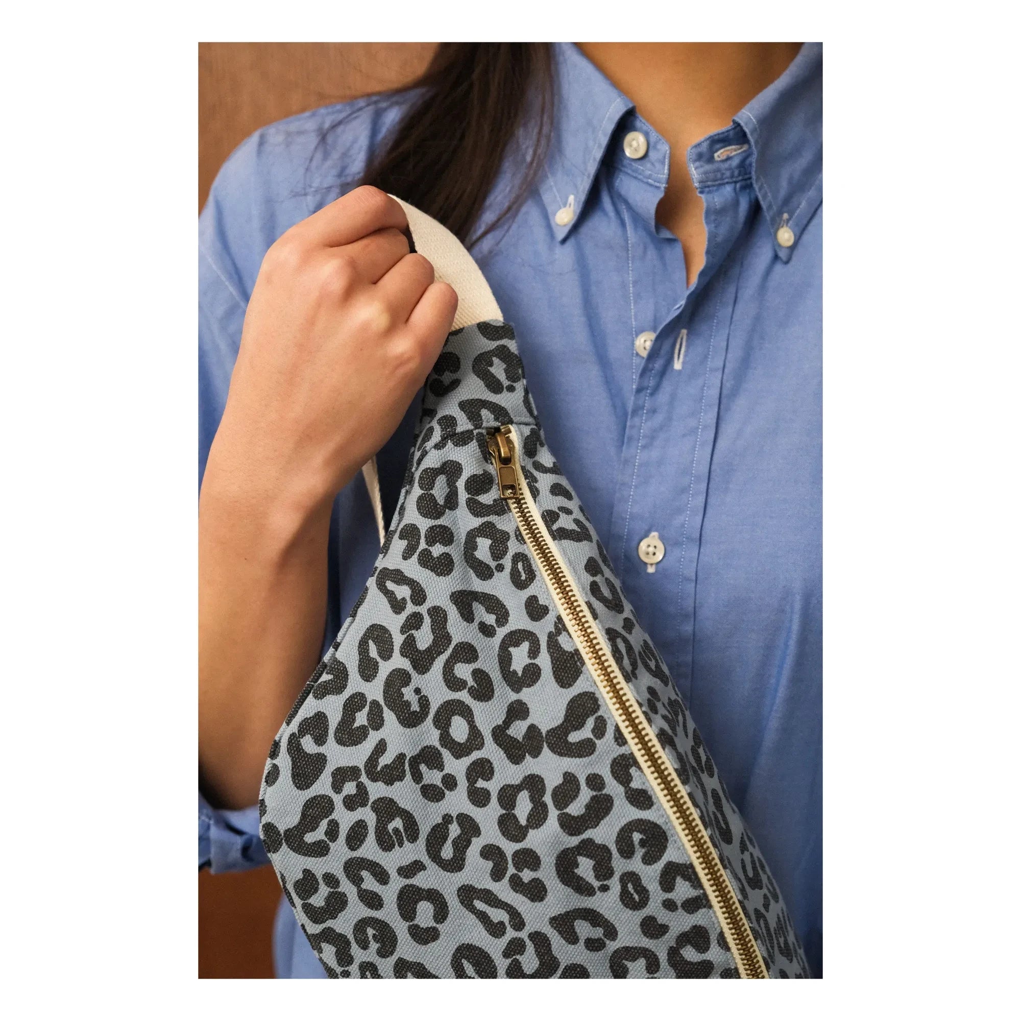 Rose in April - Graou Waist Bag | Blue