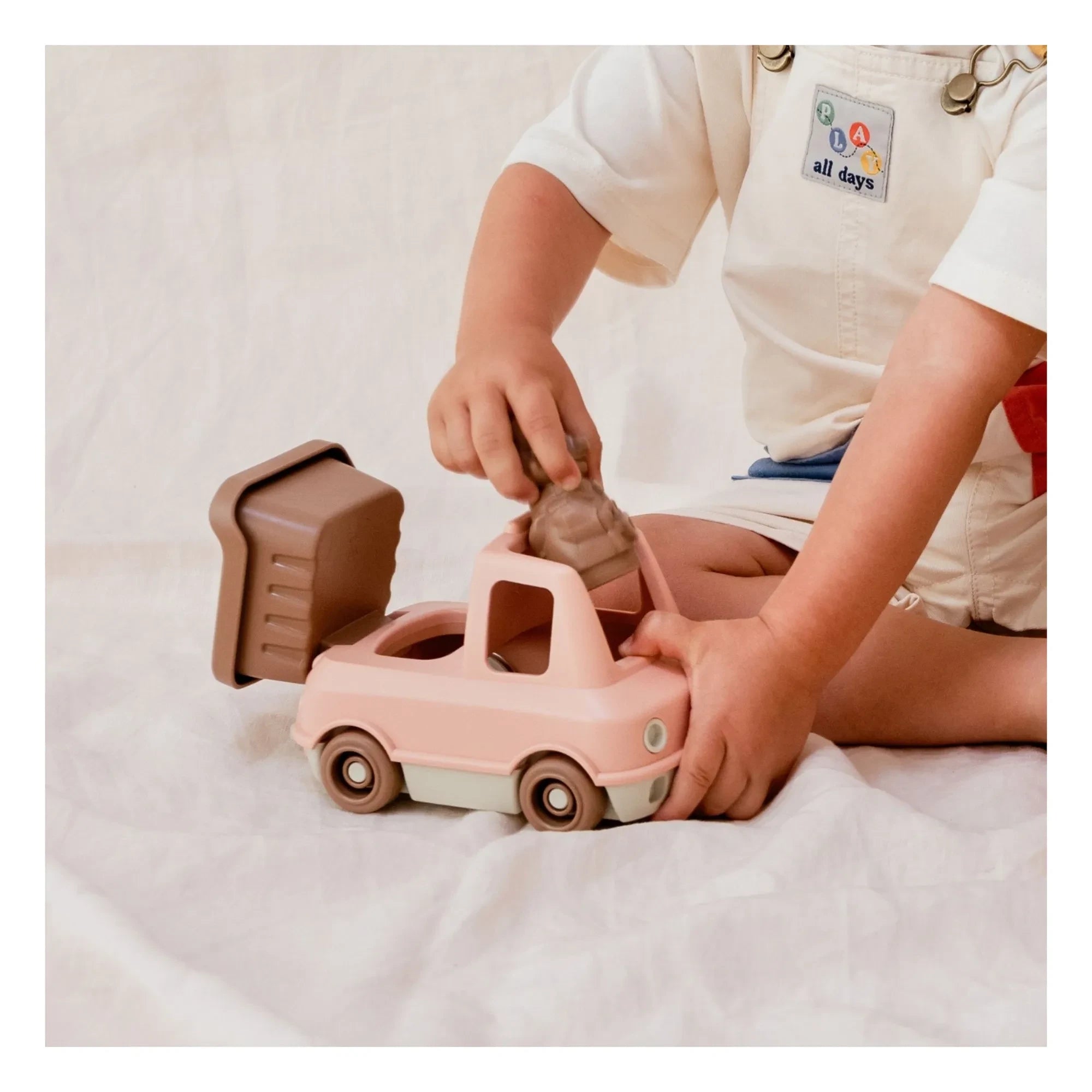 Simple - Dump Truck | Peach
