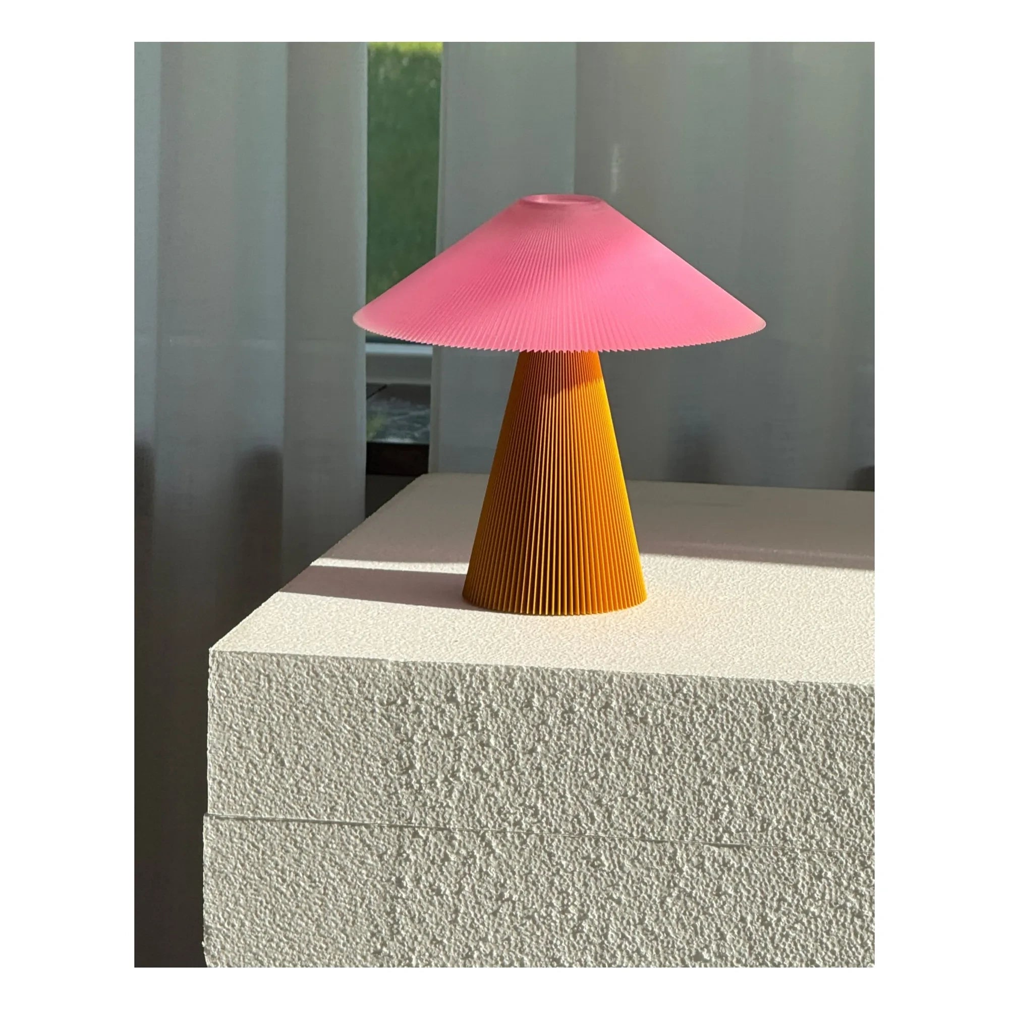 Manu Matters - Baby Jane Table Lamp | Pink