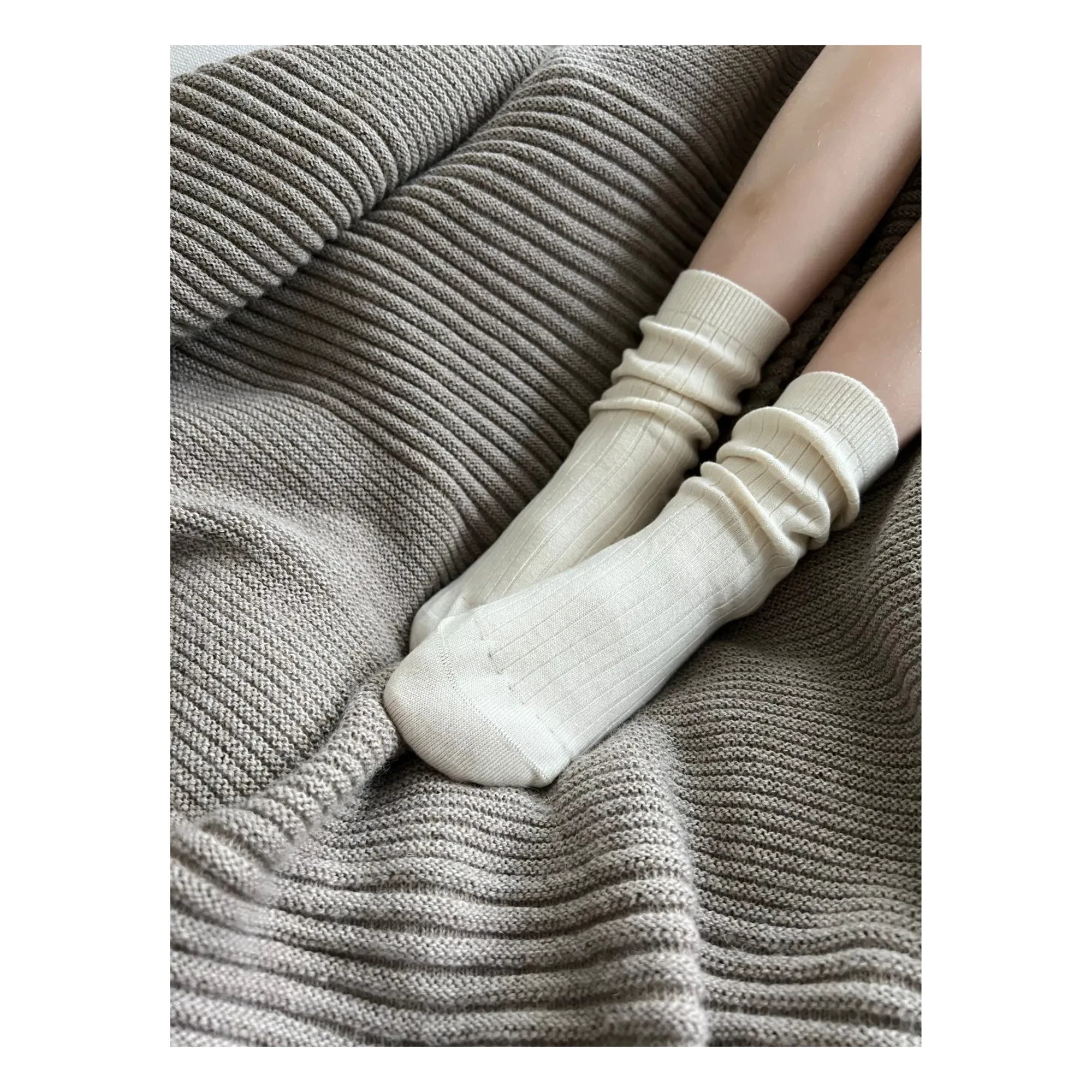 Holmm - Max Open Knit Cashmere Socks | Cream