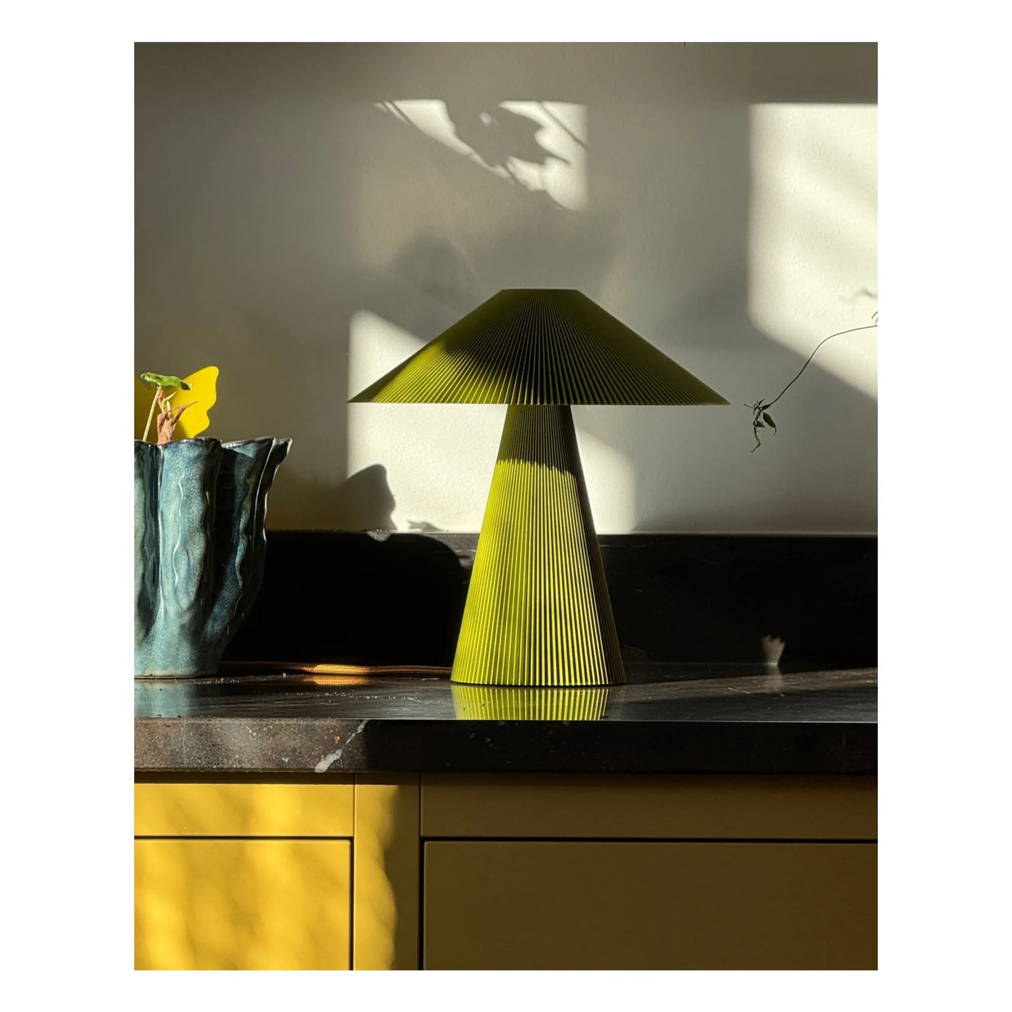 Manu Matters - Baby Jane Moon Lamp | Olive