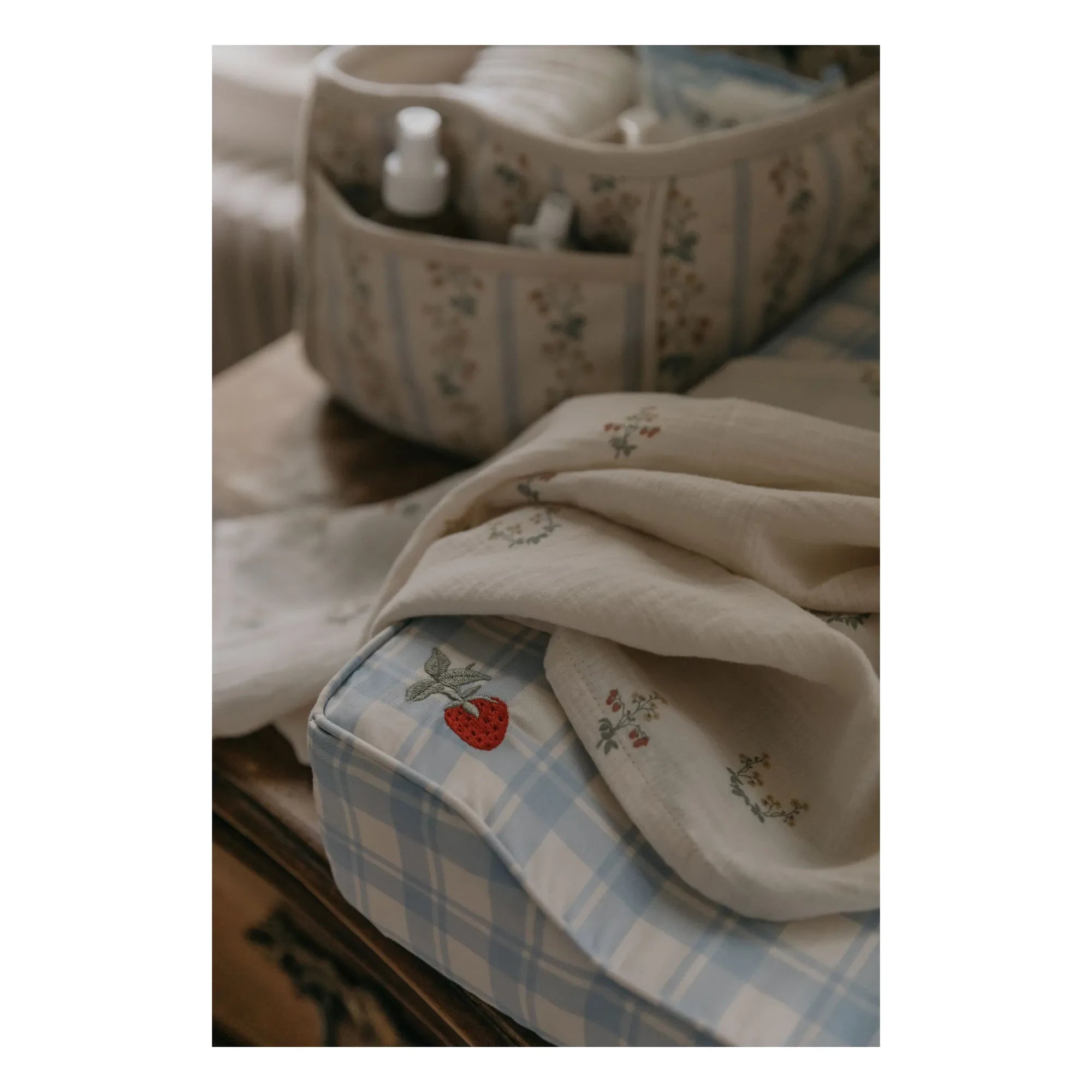 garbo&friends - La Fraise Swaddle