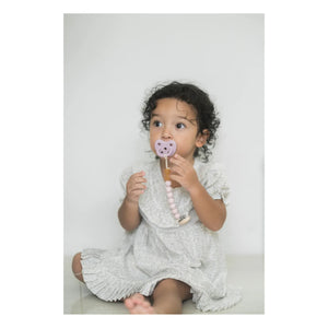 Hevea - Natural Rubber and Rubber Tree Pacifier Clip | Powder Pink
