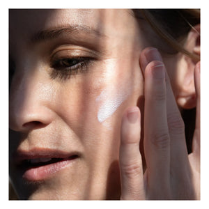 Odacité - Mineral Damlalar Şeffaf Güneş Kremi SPF50 - 30 ml
