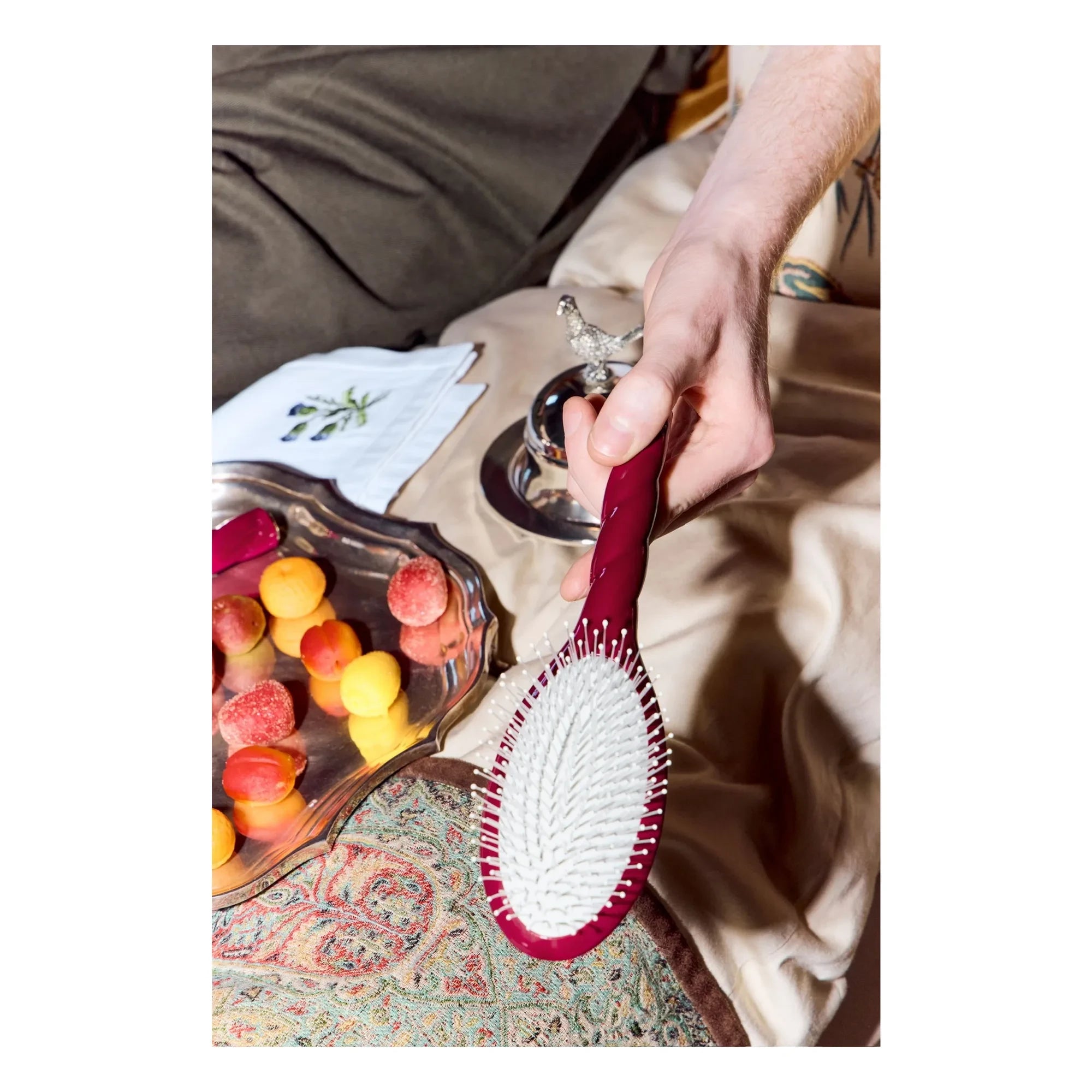 La Bonne Brosse - La Miracle Brush No.4 - Volumizing and Stimulating | Cherry Red