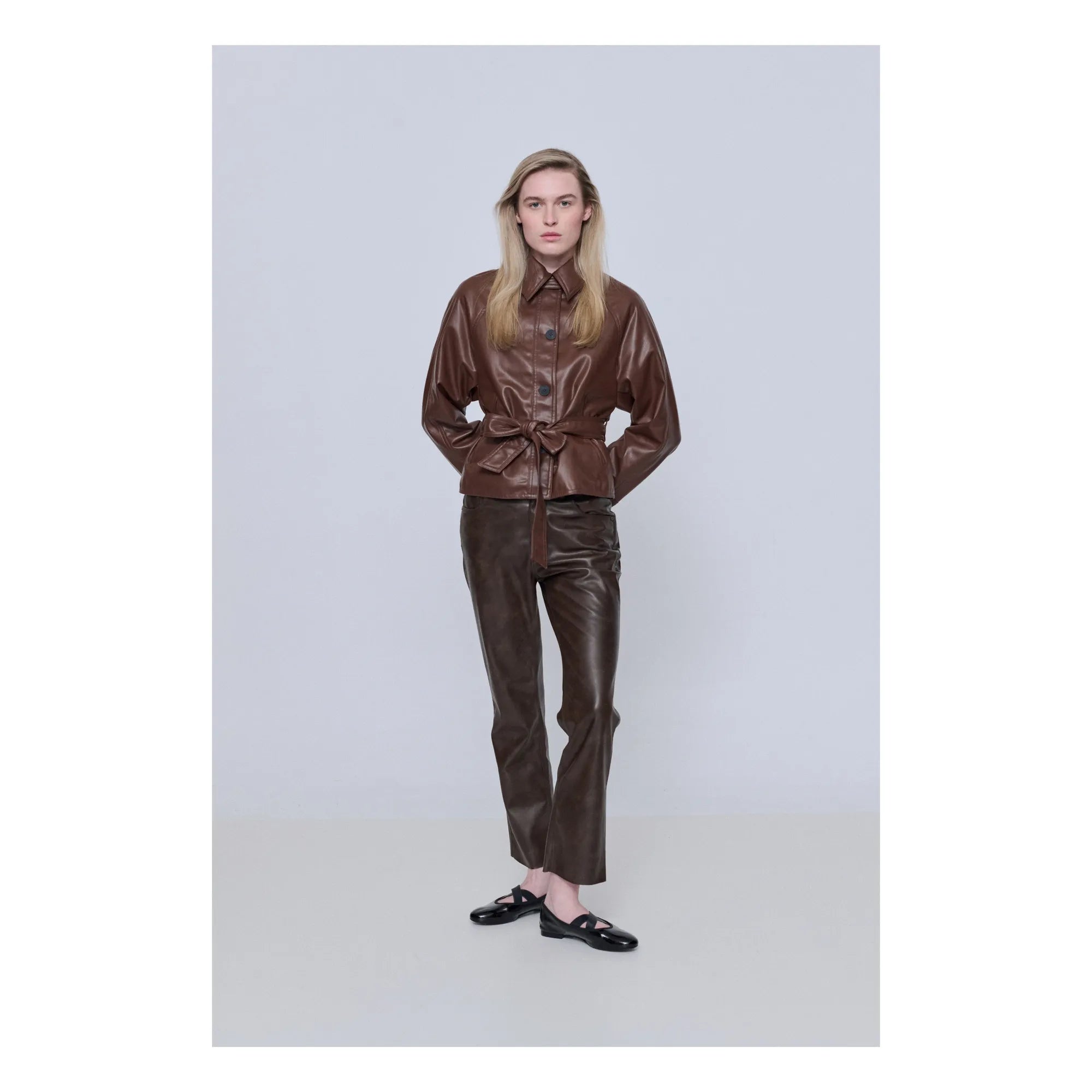 Augusta - Bettina Vernis Babet | Black
