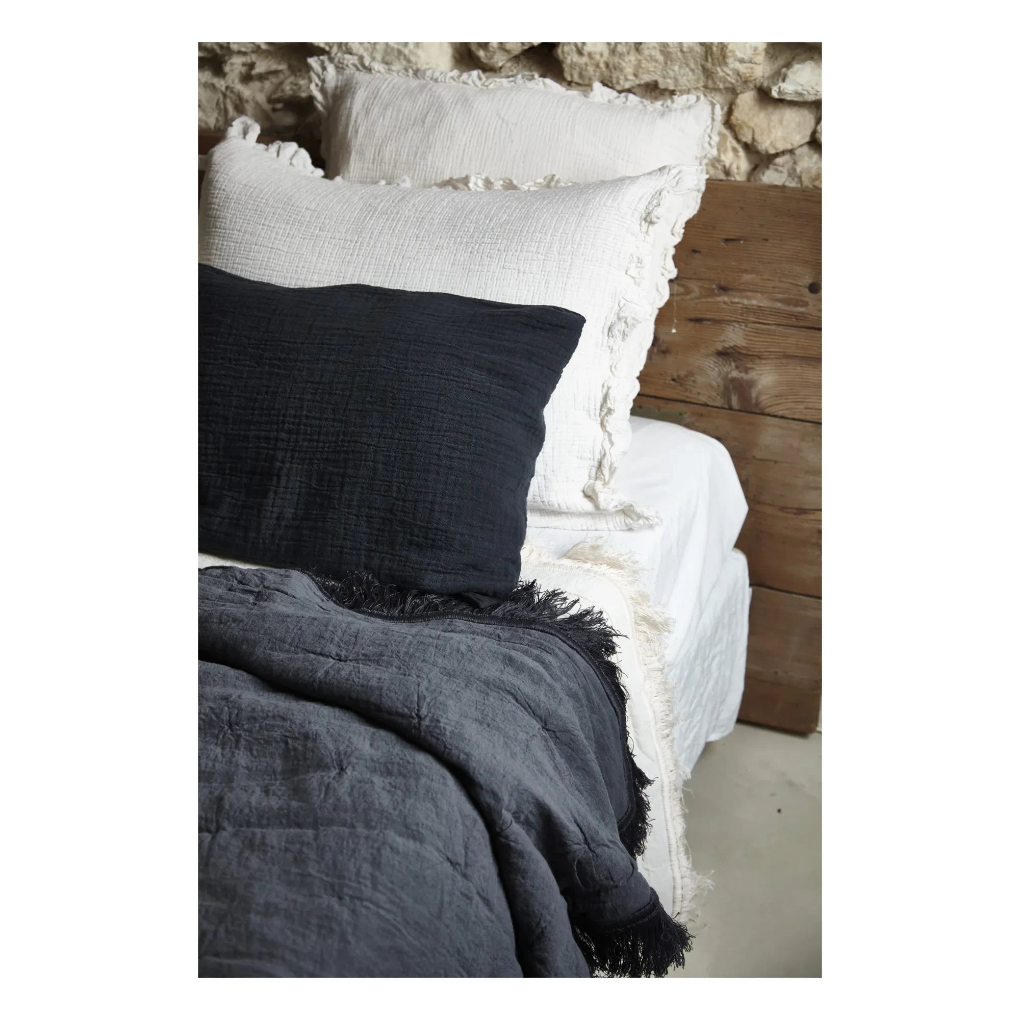 Autumn - Organic Cotton and Linen Tasseled Bedspread | Carbon
