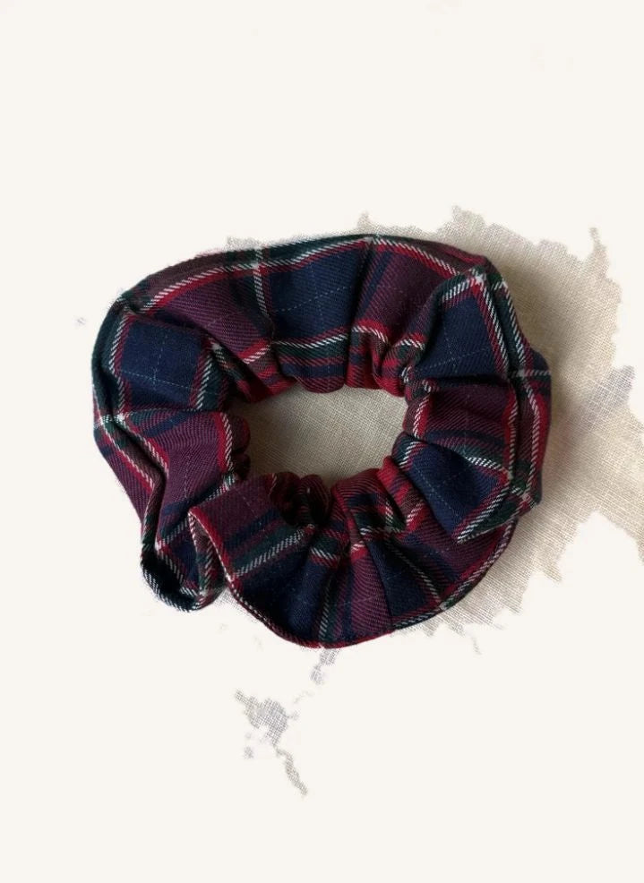 Risu Risu - Christmas Check Scrunchie | Red