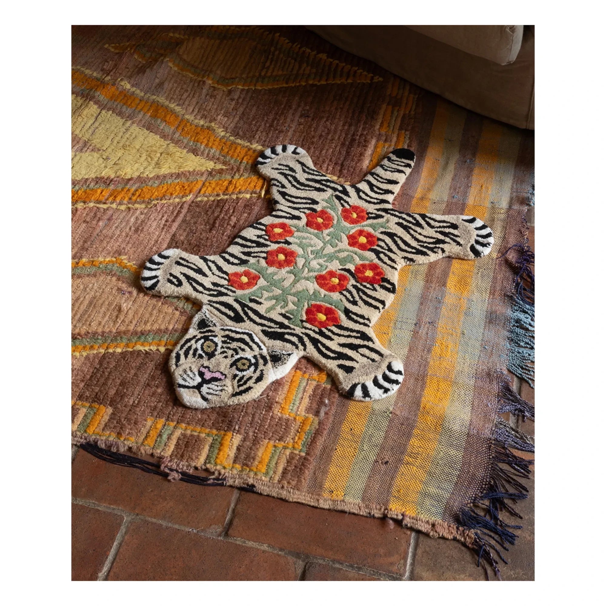 Doing Goods - Leopard Pattern Floral Rug | Beige