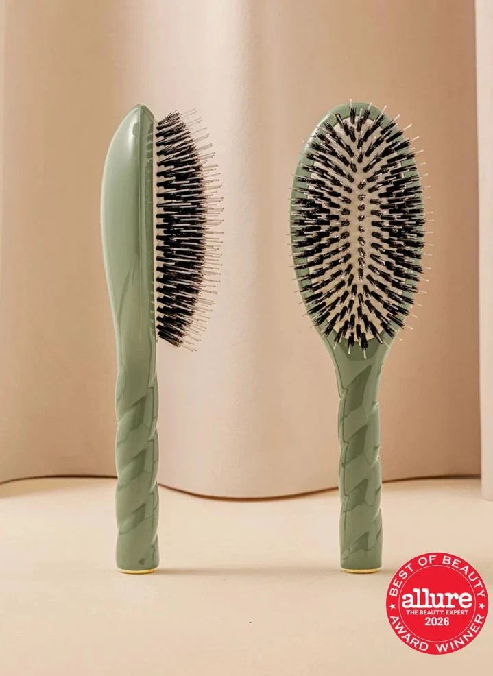 La Bonne Brosse - The Essential Hair Brush No. 02 - Care and Detangling | Almond Green