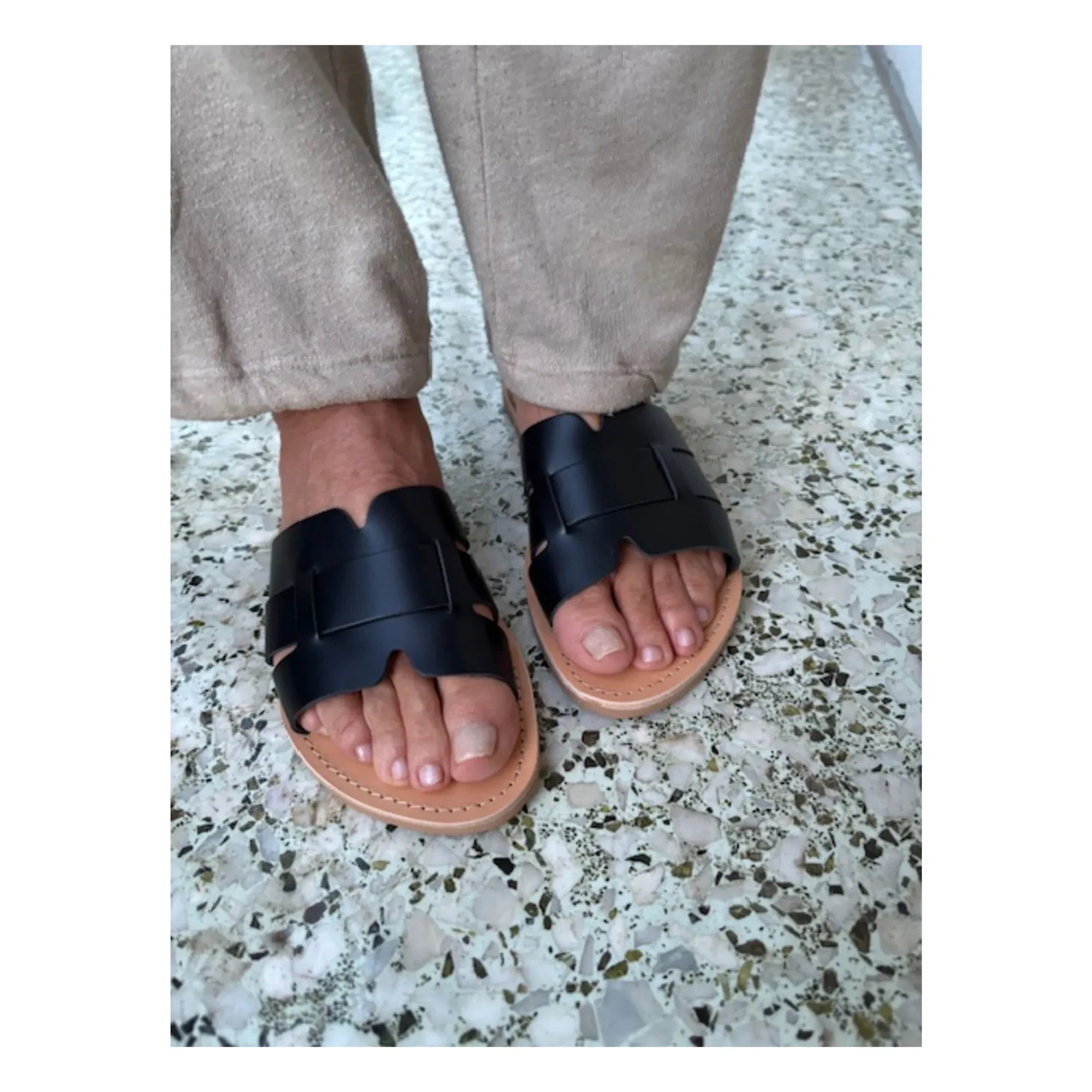 Théluto - Oriane Slippers | Black