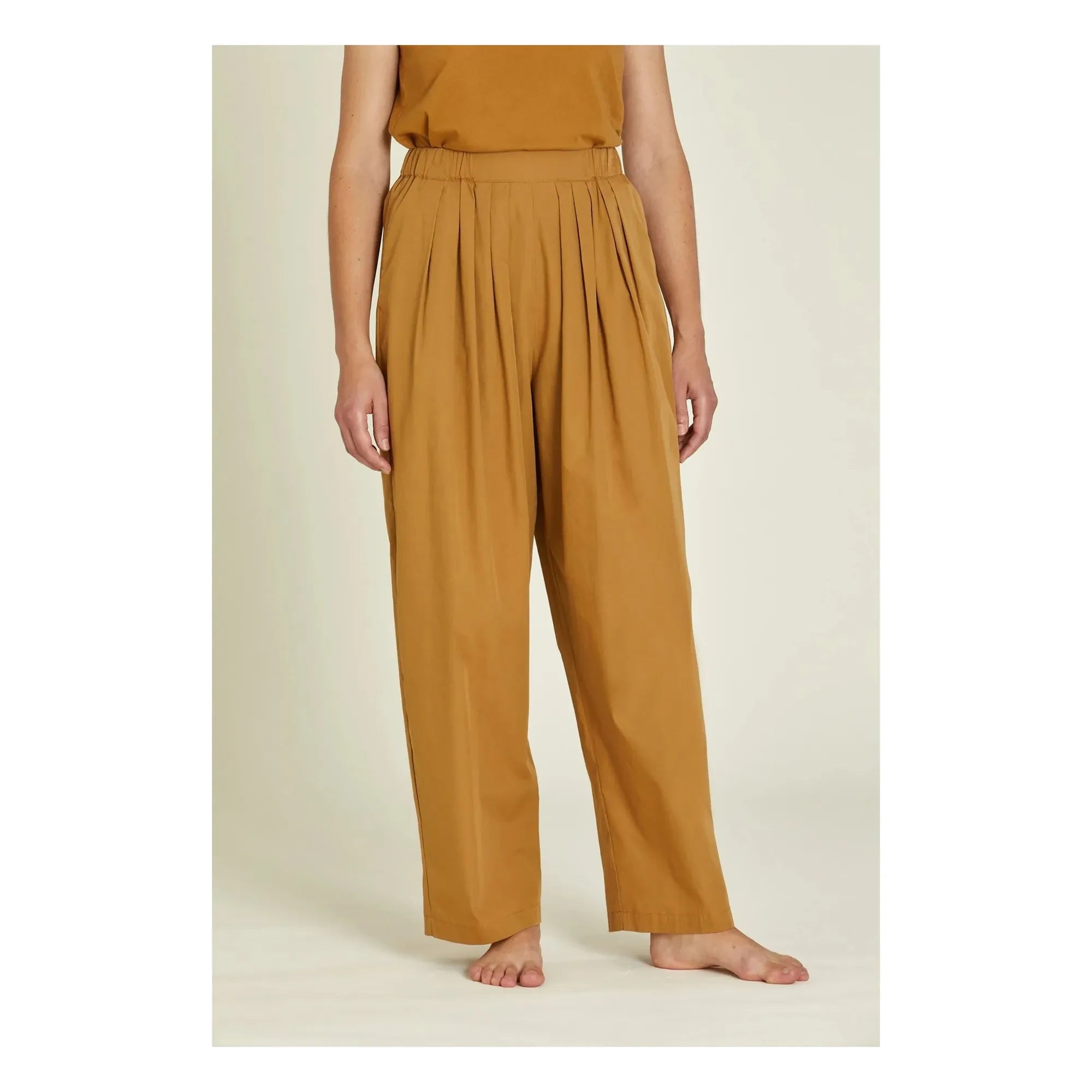 Black Crane - Organic Cotton Poplin Gathered Pants | Camel