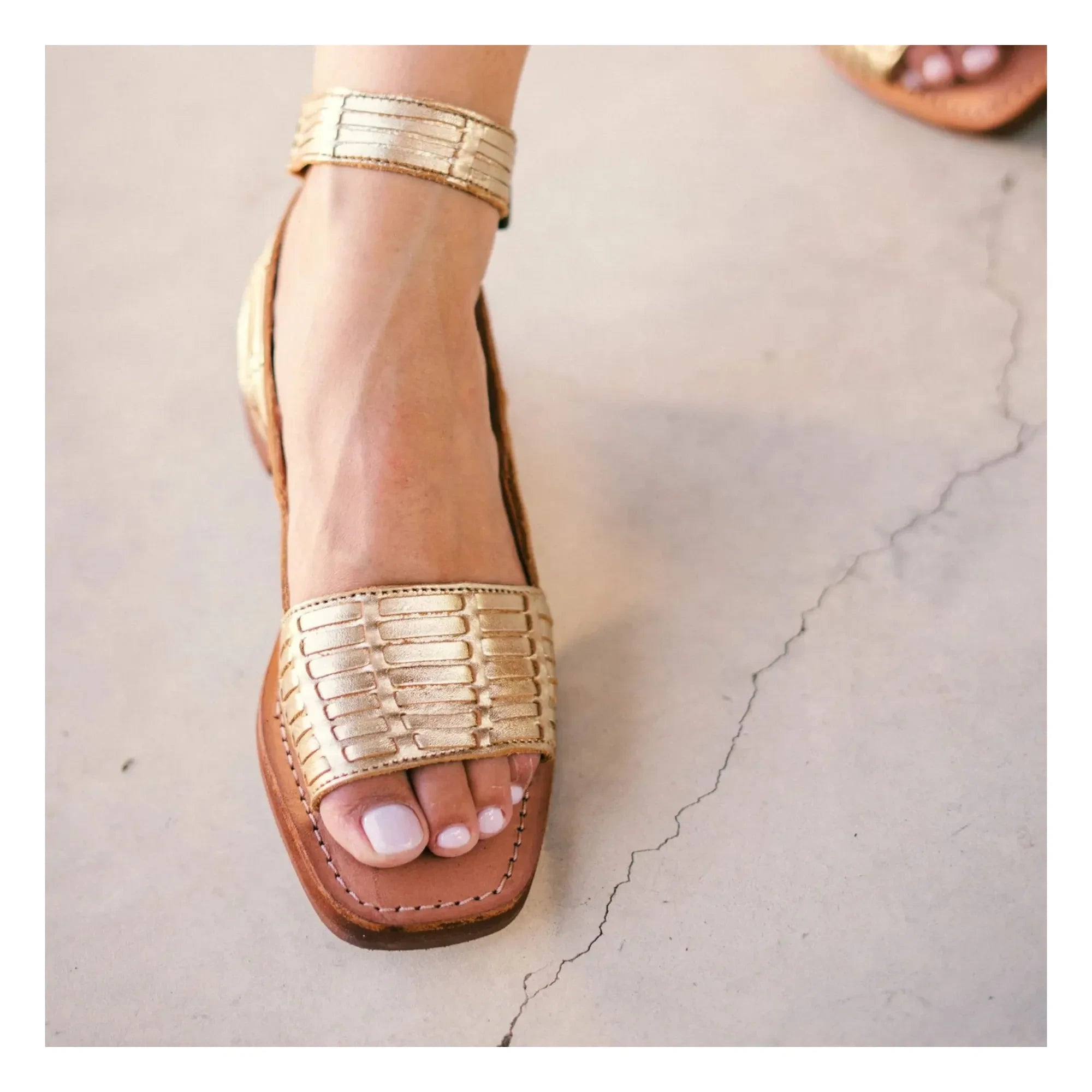 Mapache - Gloria Sandals | Champagne