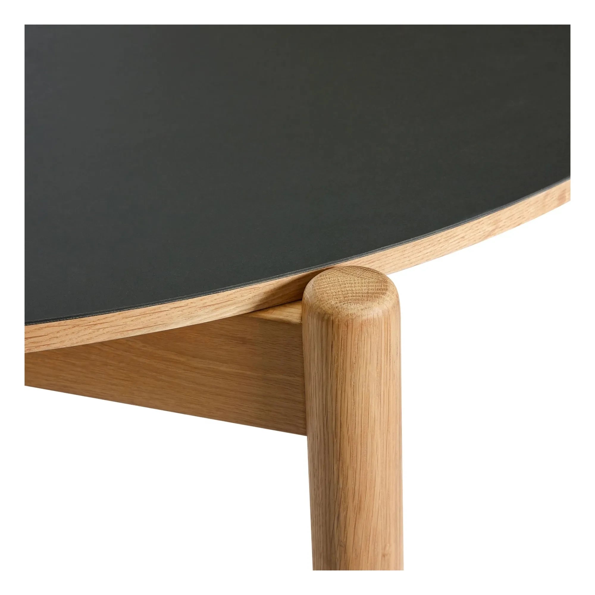 Hübsch - Slanted Round Dining Table | Black