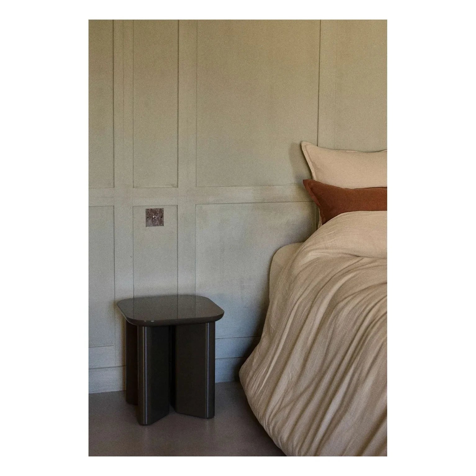 Gabrielle Paris - Garance lacquered wooden side table | Khaki