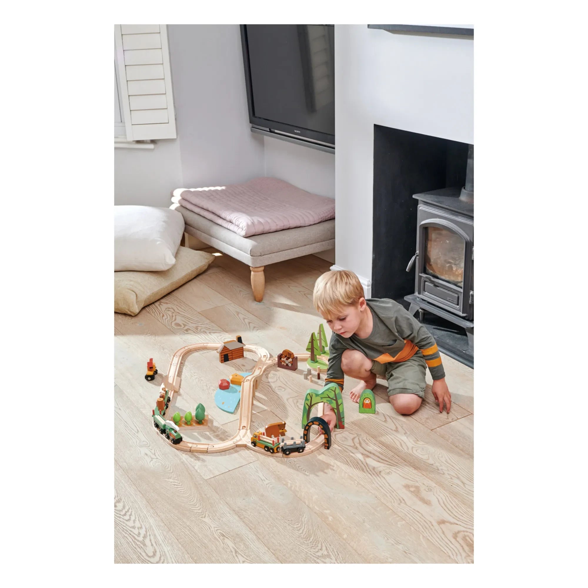 Tender Leaf Toys - Wild Pine Tree Train Set