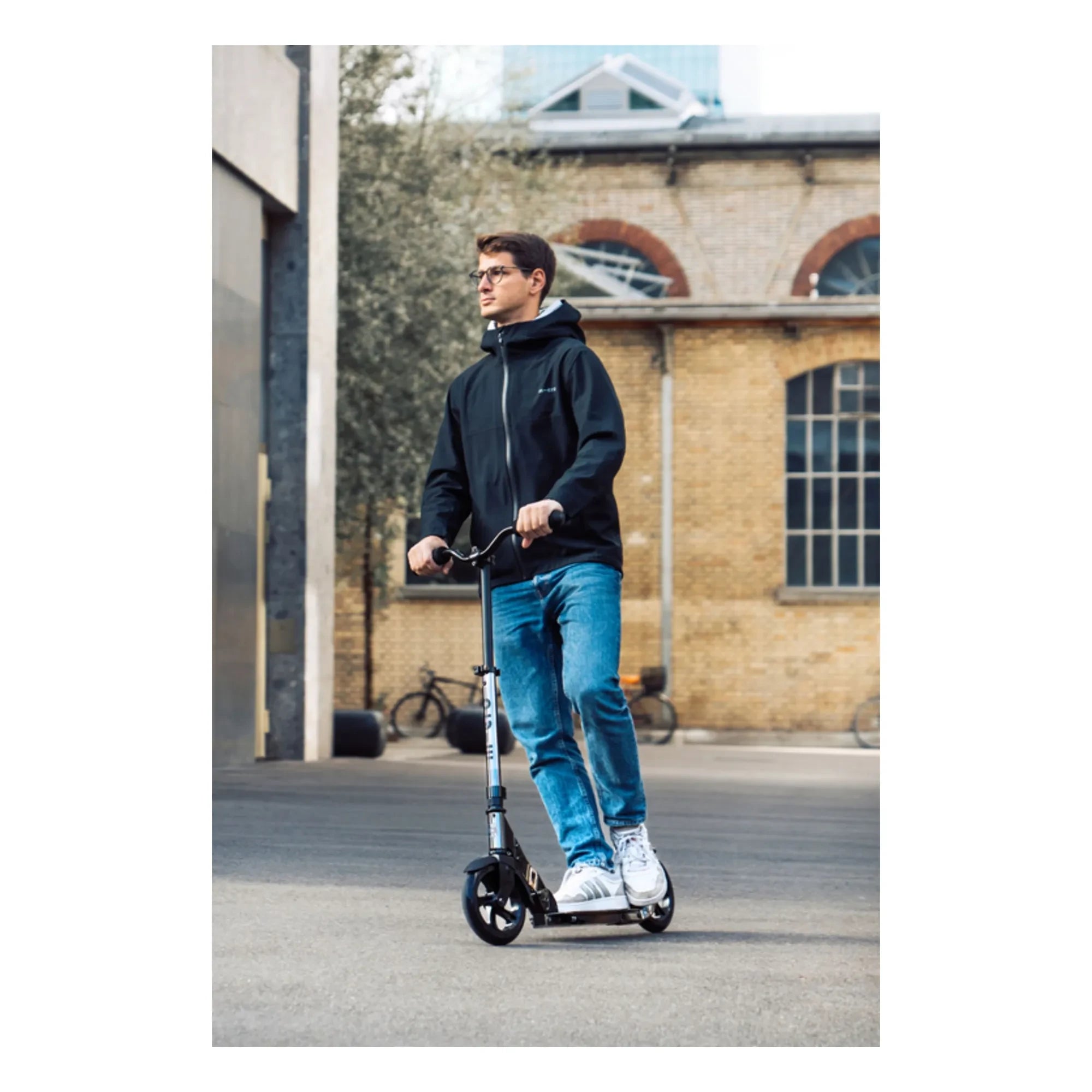 Micro - Classic Neochrome Scooter | Black